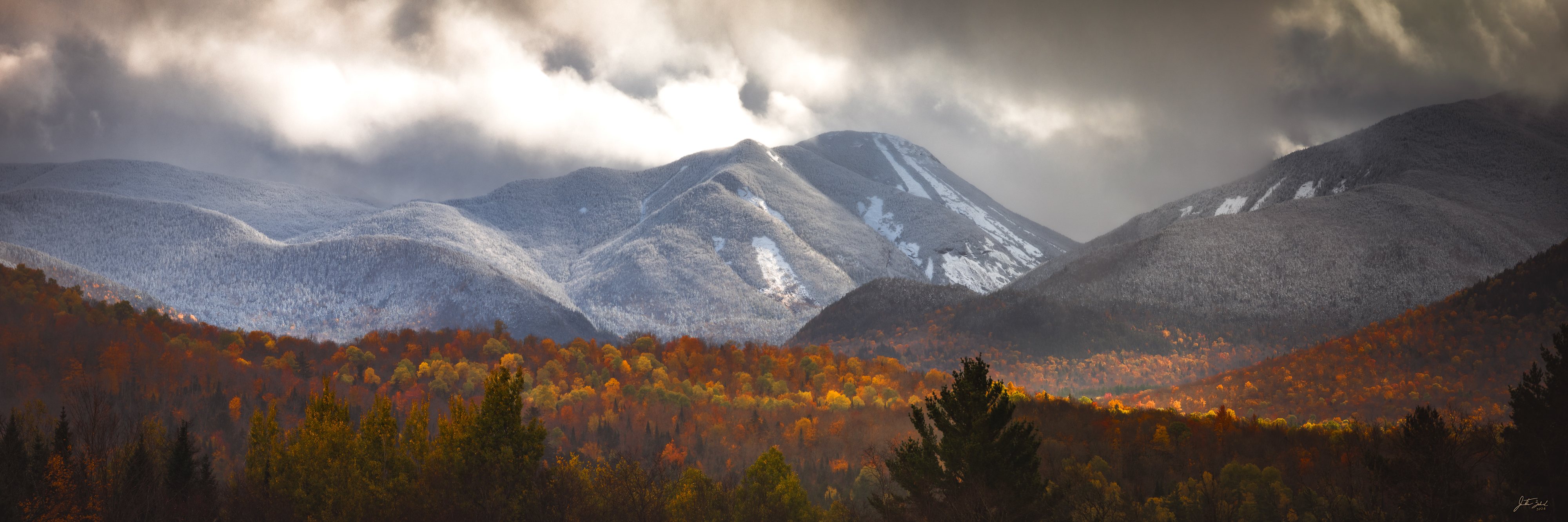 Colliding Seasons on Mount Colden